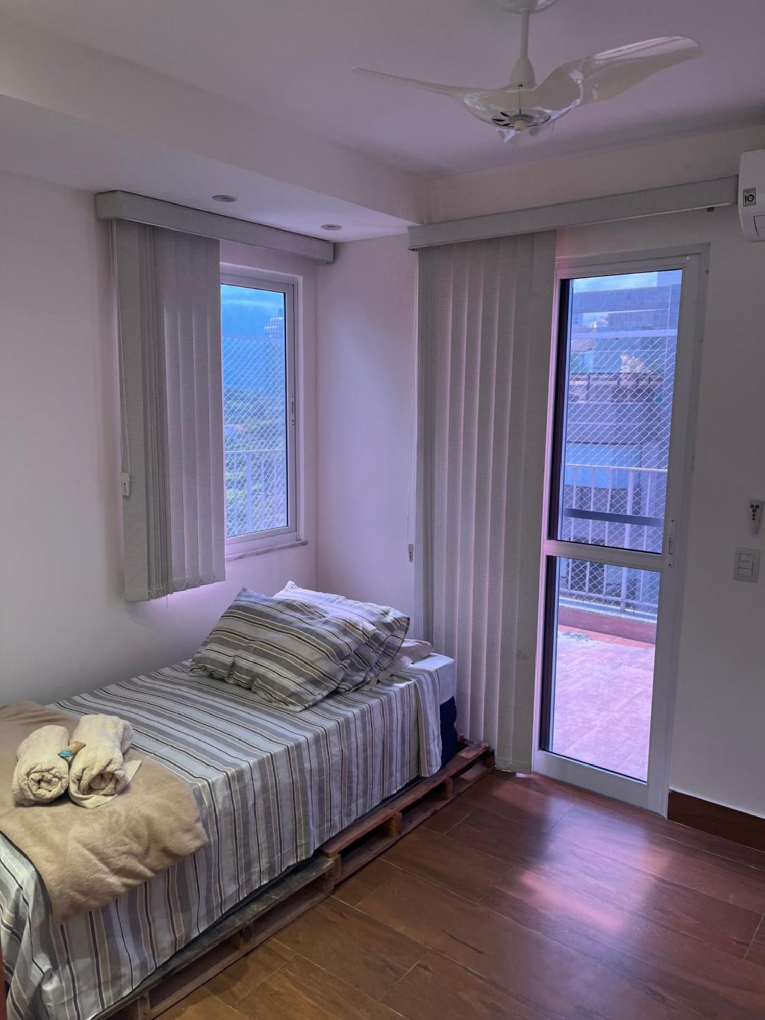 Cobertura Incrivel, Silenciosa E Familiar Com Sala Ampla, Cozinha Americana, 3 Quartos, Area Gourmet, Terraco Aberto Com Churrasqueira E Jacuzzi Na Da Barra Da Tijuca - - Apto Inteiro So Pra Voce